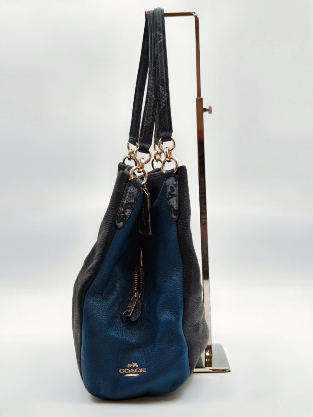 Coach Black Pebbled Leather Large Shoulder Hobo Bag Gold Hardware - Picture 4 of 14